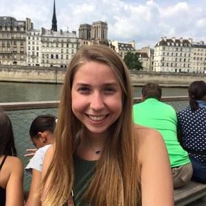 Meet your Posher, Emily